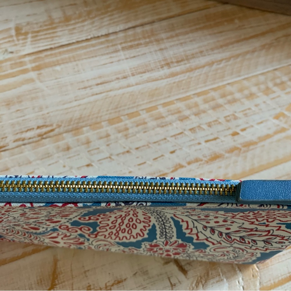 LOFT Pouch - Picture 3 of 7